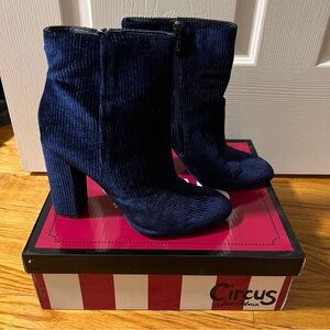 Circus by Sam Edelman Connelly Navy Velvet Heeled Boots Size 7.5 NIB